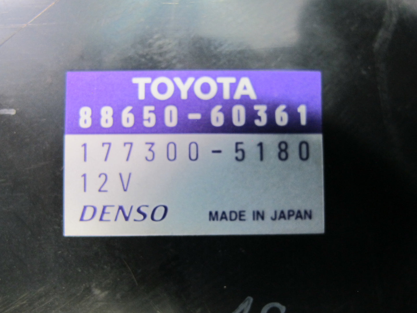 1998-2002 Lexus J100 LX470  Air Conditioner Amplifier Module 88650-60361