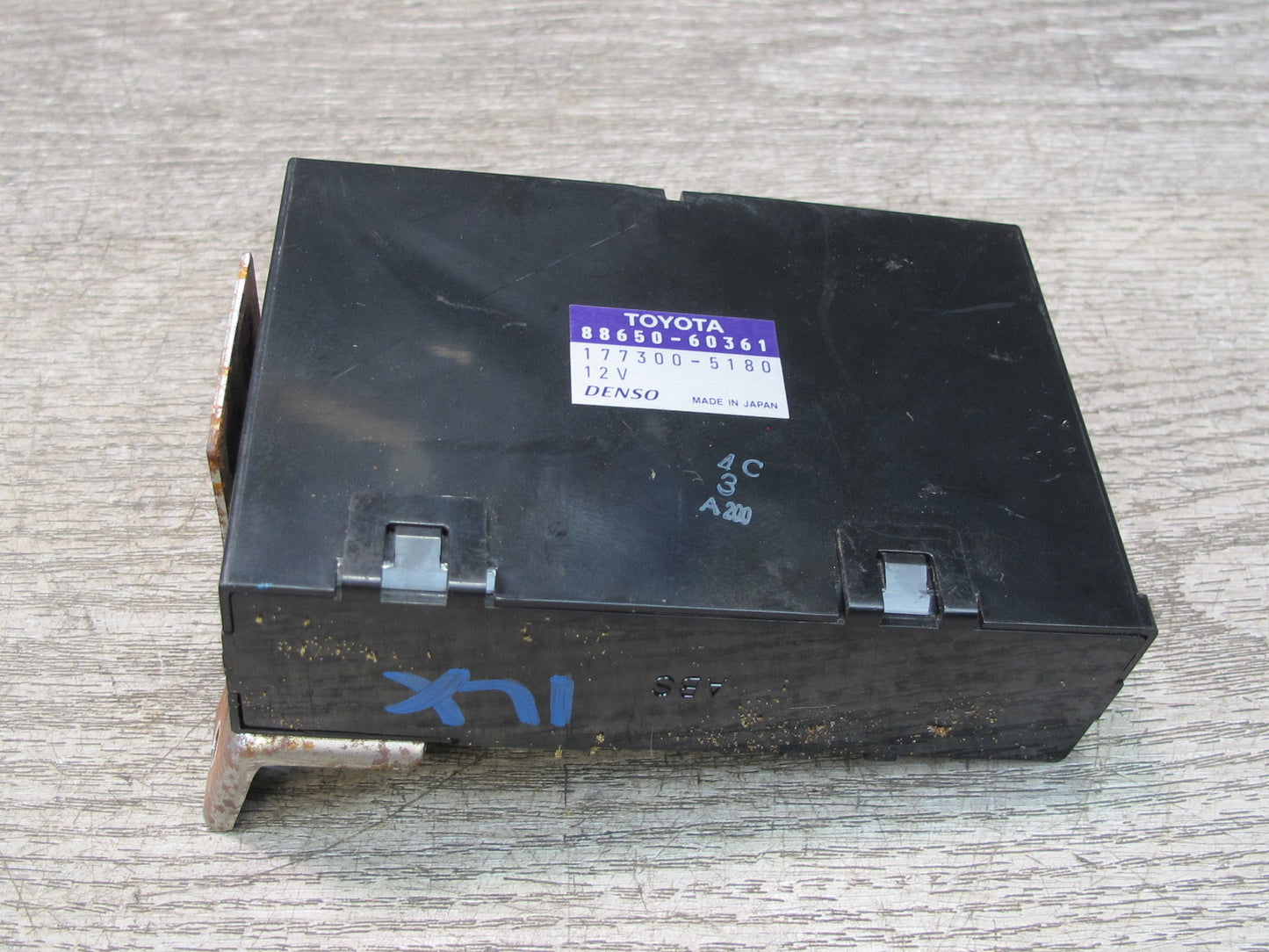 1998-2002 Lexus J100 LX470  Air Conditioner Amplifier Module 88650-60361