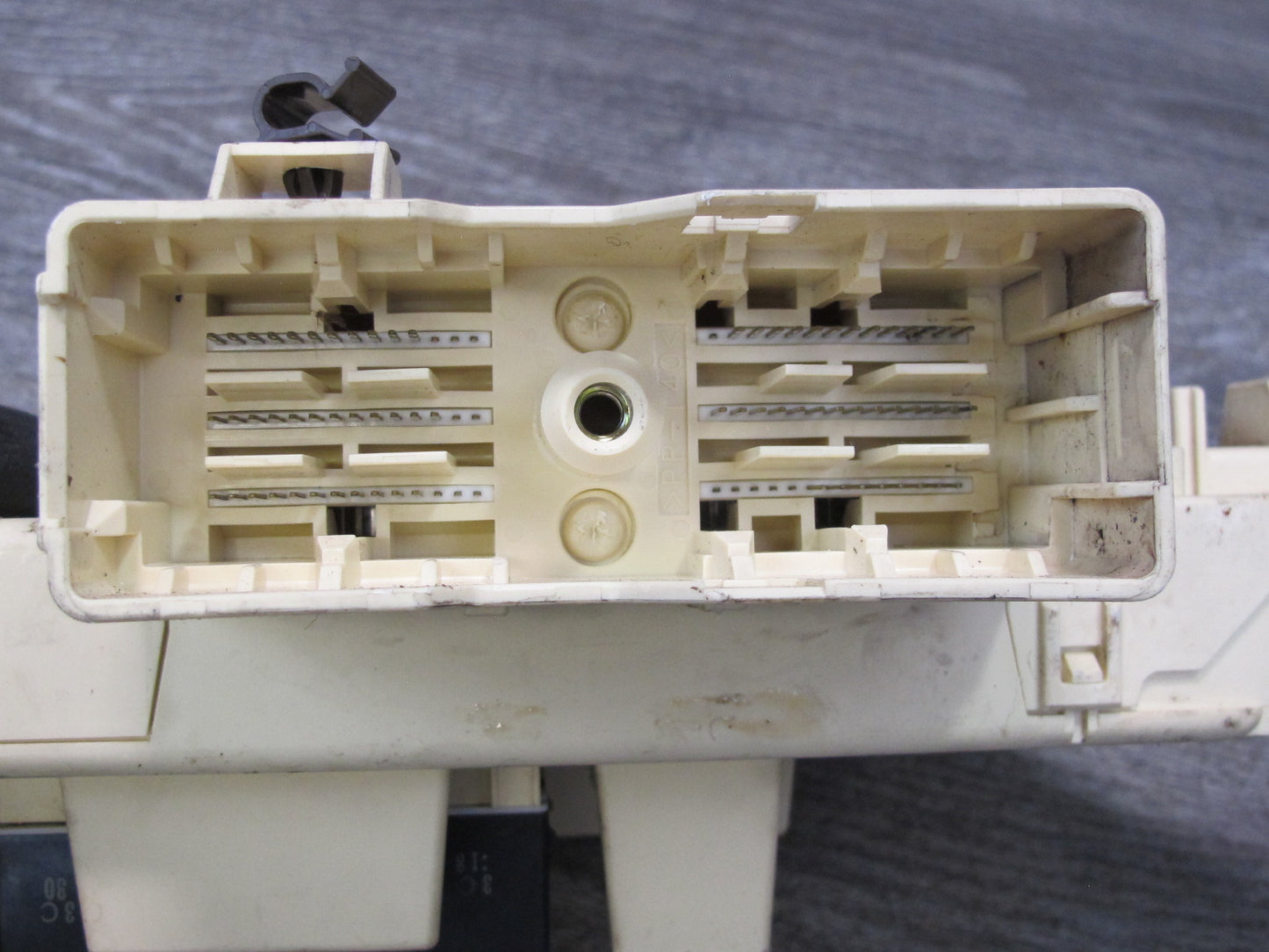 1998-2002 Lexus J100 LX470 Dash Front Left Junction Cabin Fuse Relay Box