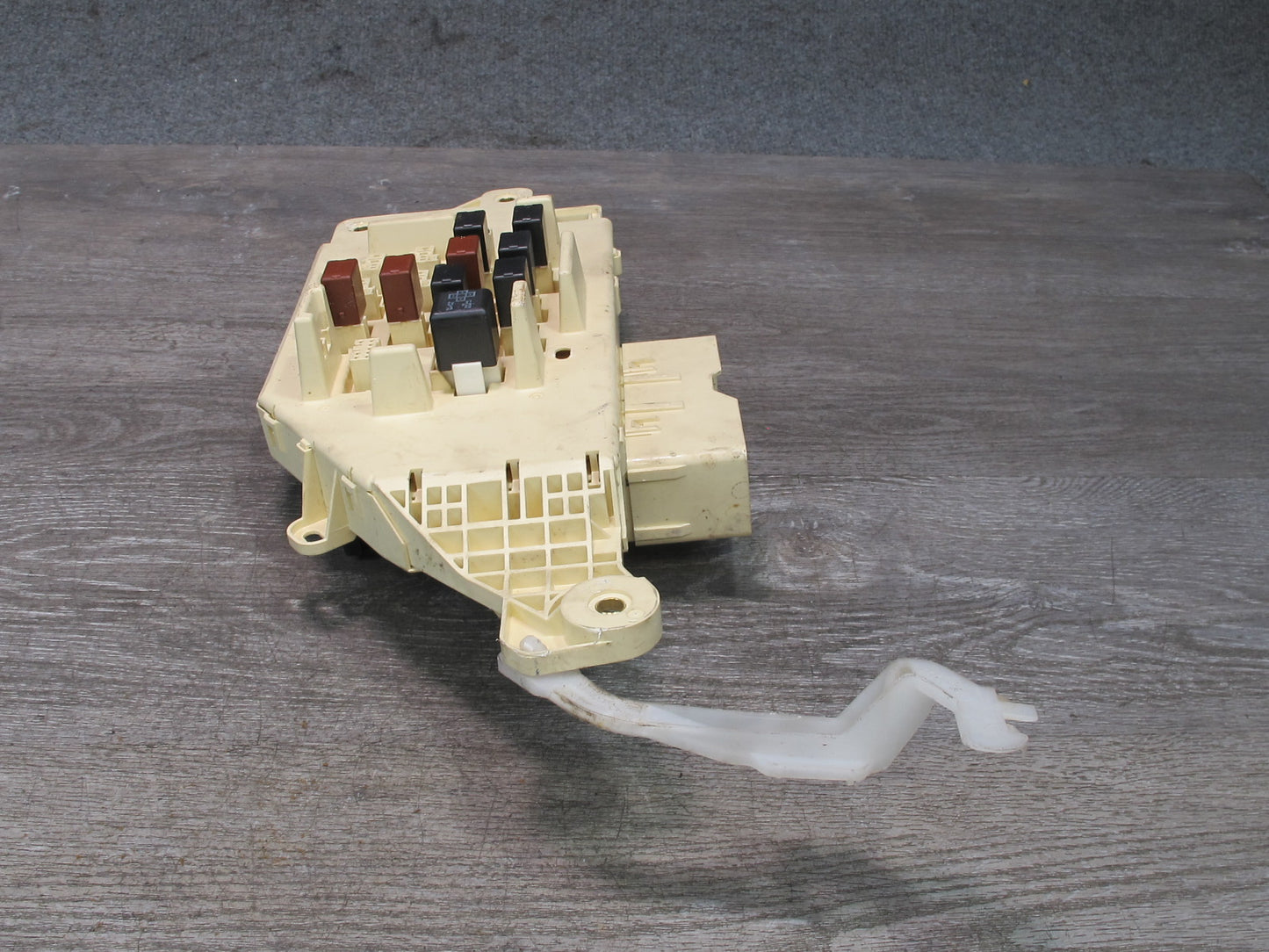 1998-2002 Lexus J100 LX470 Dash Front Left Junction Cabin Fuse Relay Box
