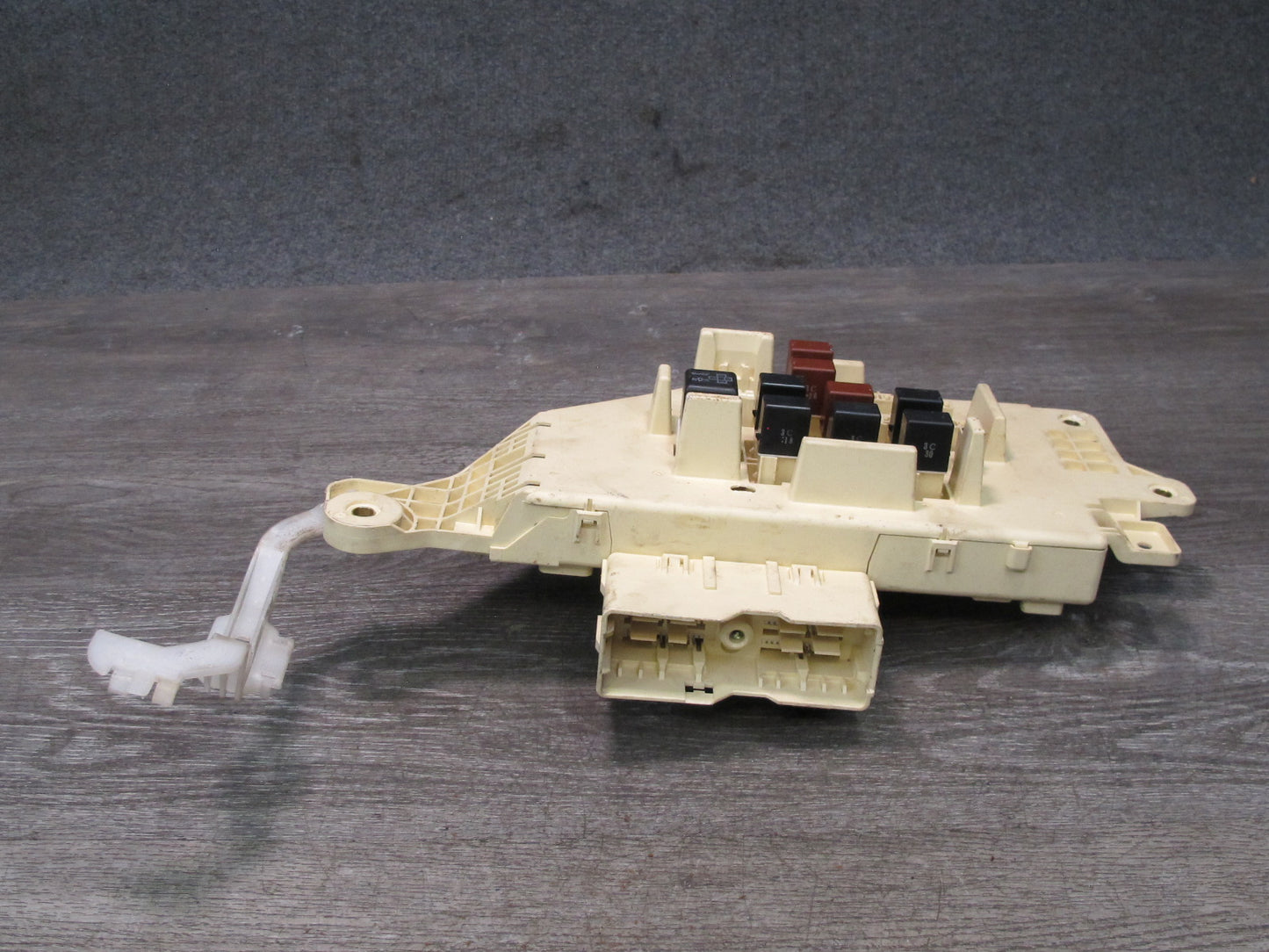 1998-2002 Lexus J100 LX470 Dash Front Left Junction Cabin Fuse Relay Box