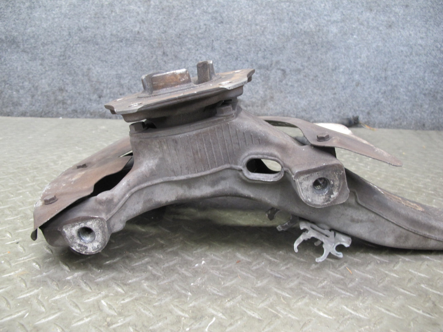 2010-2016 Porsche Panamera 970 RWD Front Right Spindle Knuckle Wheel Hub Bearing