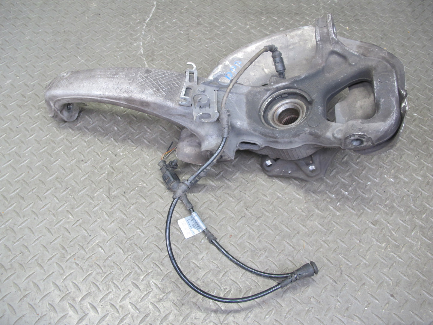 2010-2016 Porsche Panamera 970 RWD Front Right Spindle Knuckle Wheel Hub Bearing