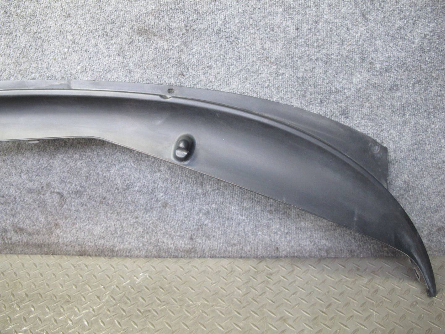 97-04 Chevrolet Corvette C5 Windshield Wiper Cowl Trim Panel 10270322 OEM
