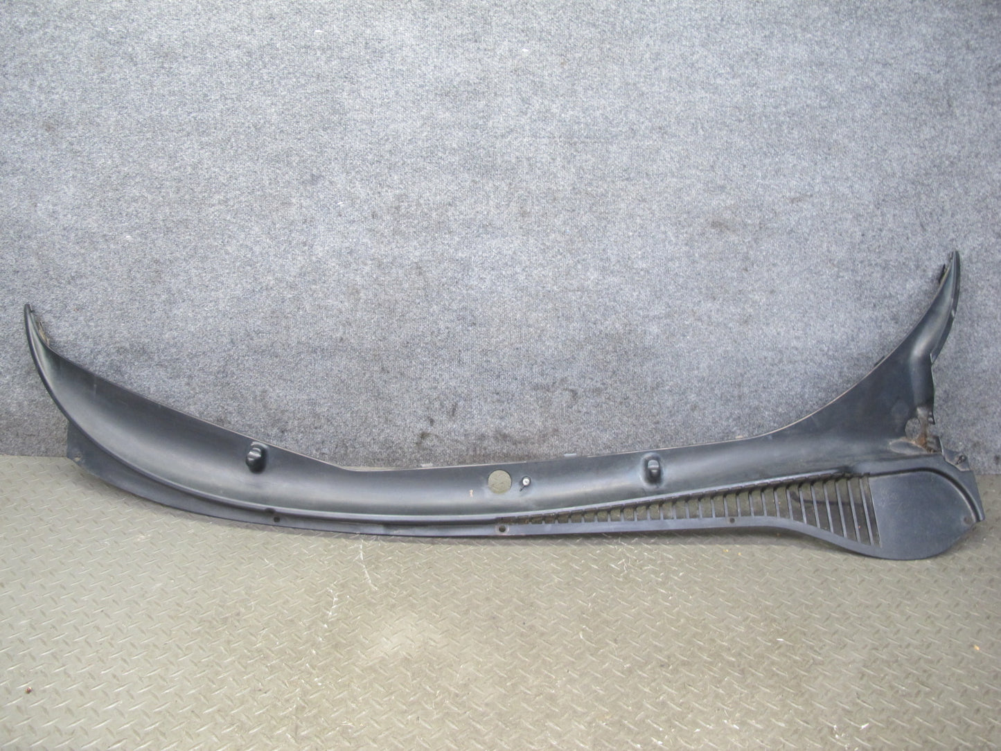 97-04 Chevrolet Corvette C5 Windshield Wiper Cowl Trim Panel 10270322 OEM