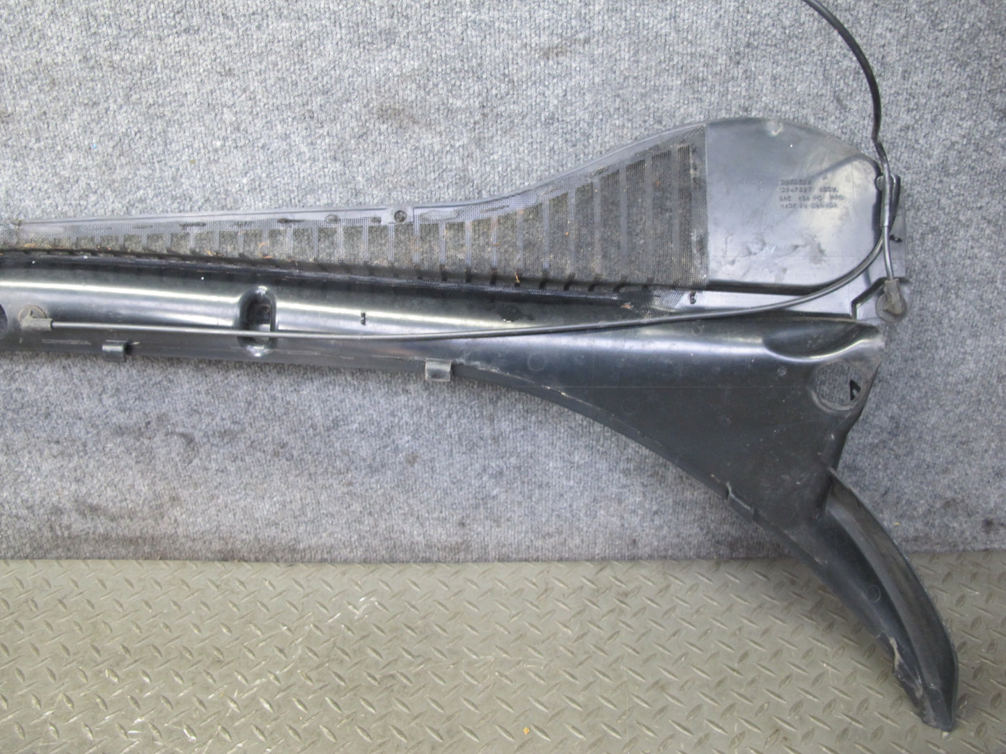97-04 Chevrolet Corvette C5 Windshield Wiper Cowl Trim Panel 10270322 OEM