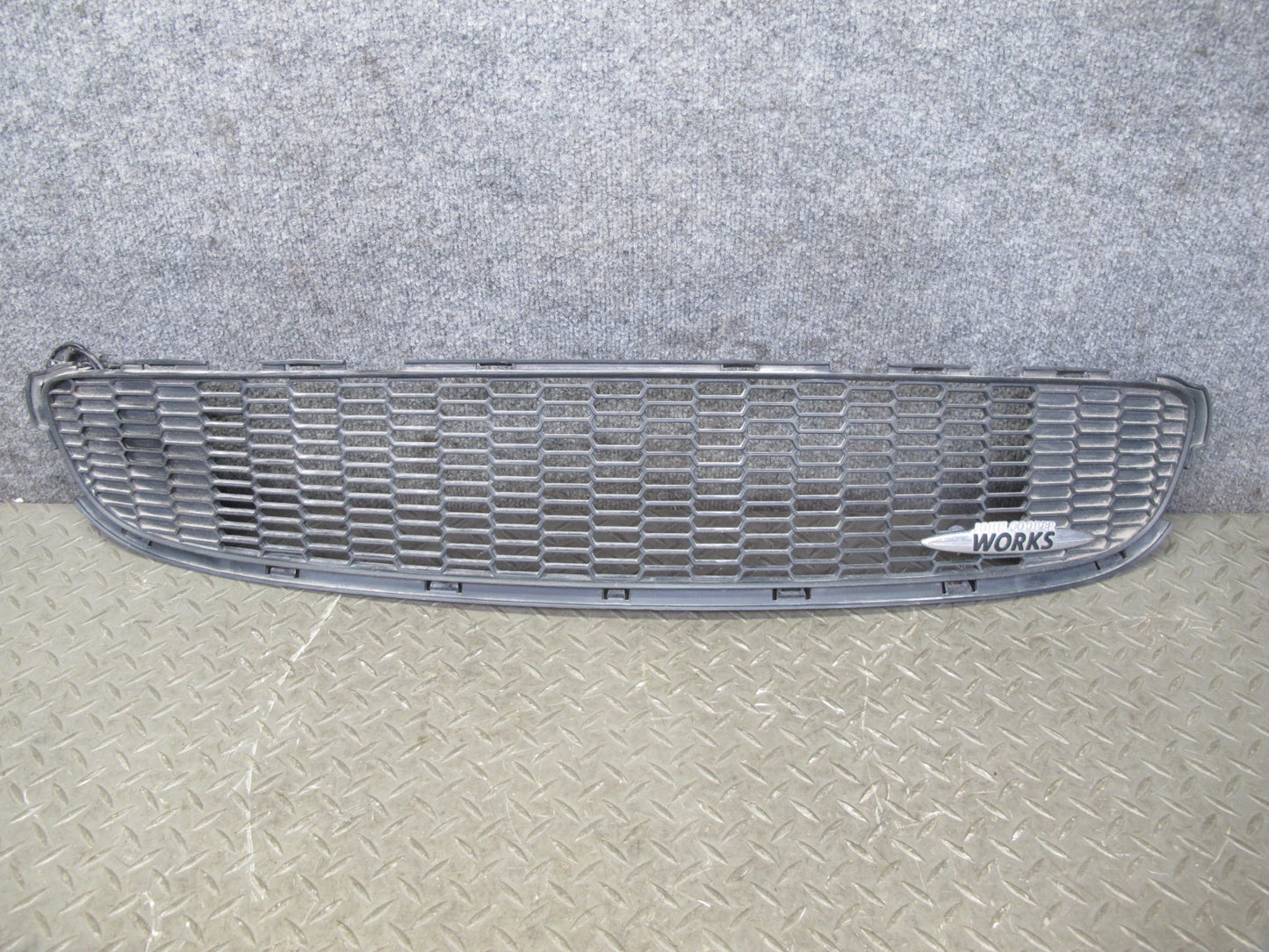 07-10 Mini Cooper S JCW R55 R56 R57 Front Bumper Lower Grille 2751286 OEM