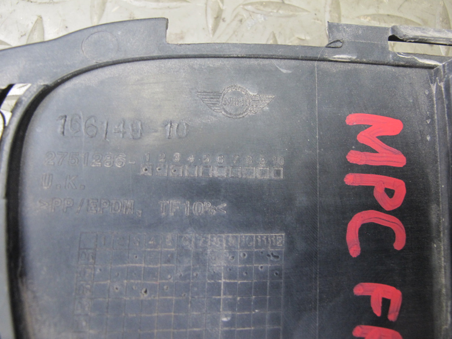 07-10 Mini Cooper S JCW R55 R56 R57 Front Bumper Lower Grille 2751286 OEM