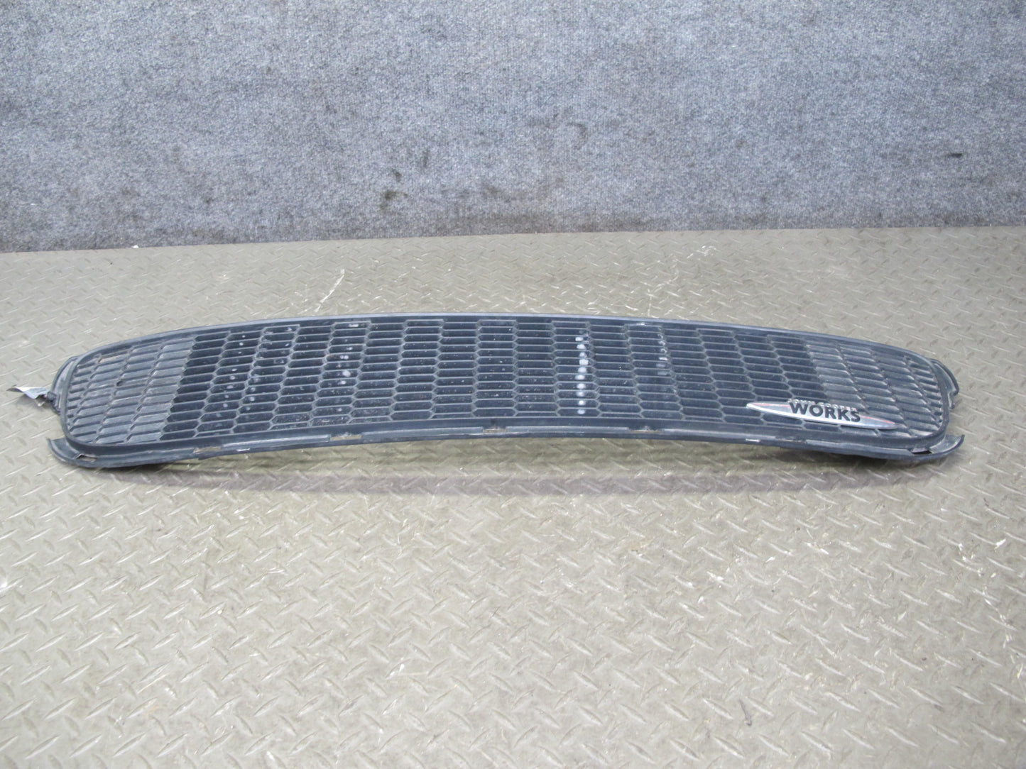 07-10 Mini Cooper S JCW R55 R56 R57 Front Bumper Lower Grille 2751286 OEM
