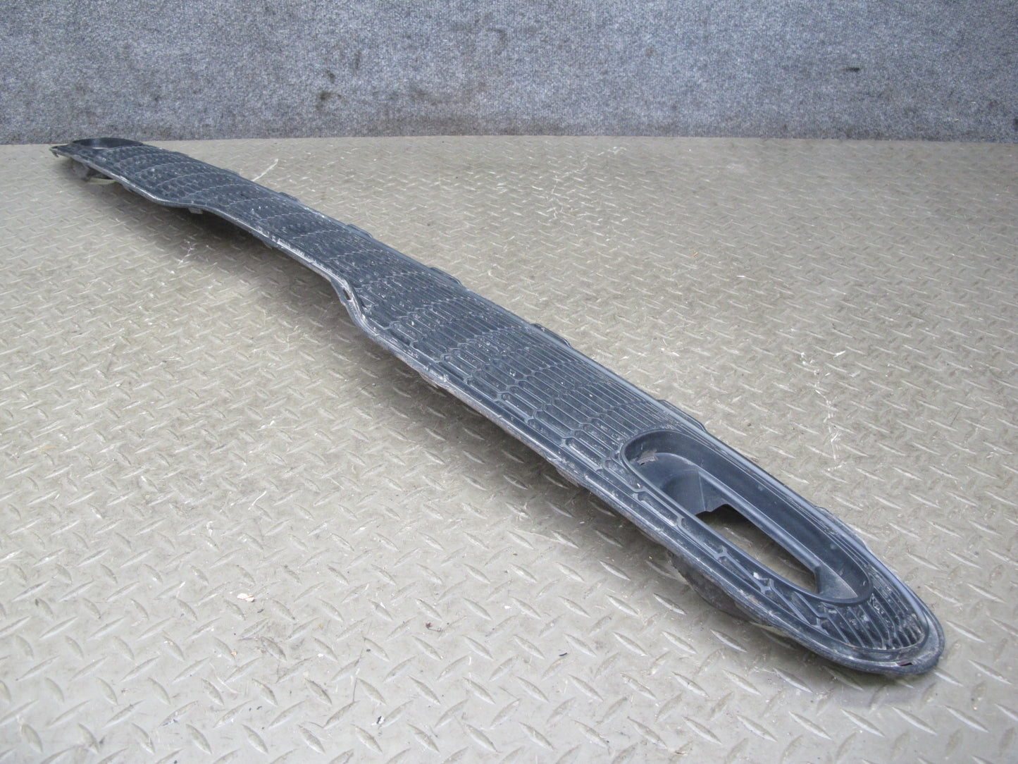 07-10 Mini Cooper S JCW R55 R56 R57 Rear Bumper Center Trim Grille 2752543 OEM