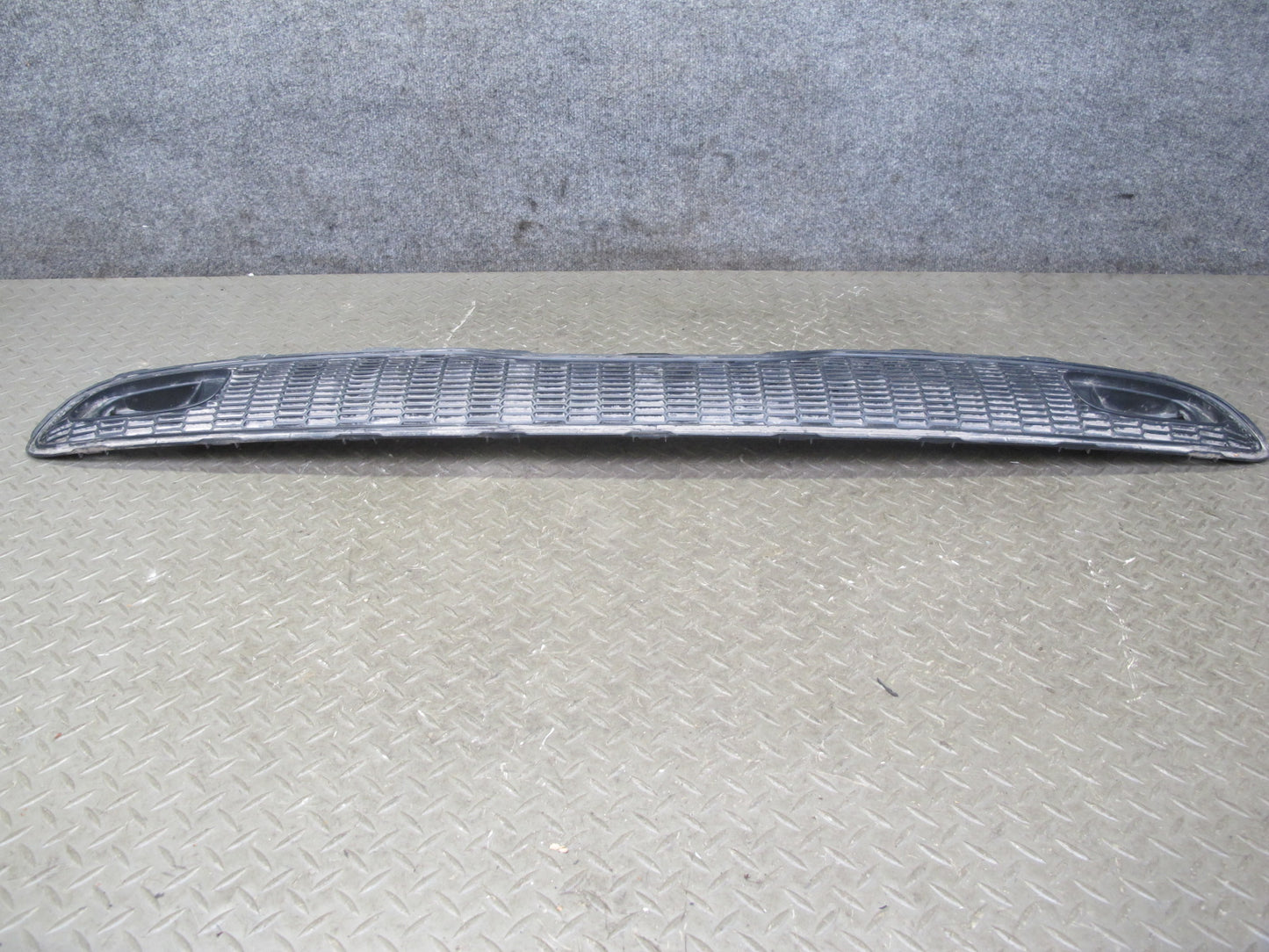 07-10 Mini Cooper S JCW R55 R56 R57 Rear Bumper Center Trim Grille 2752543 OEM