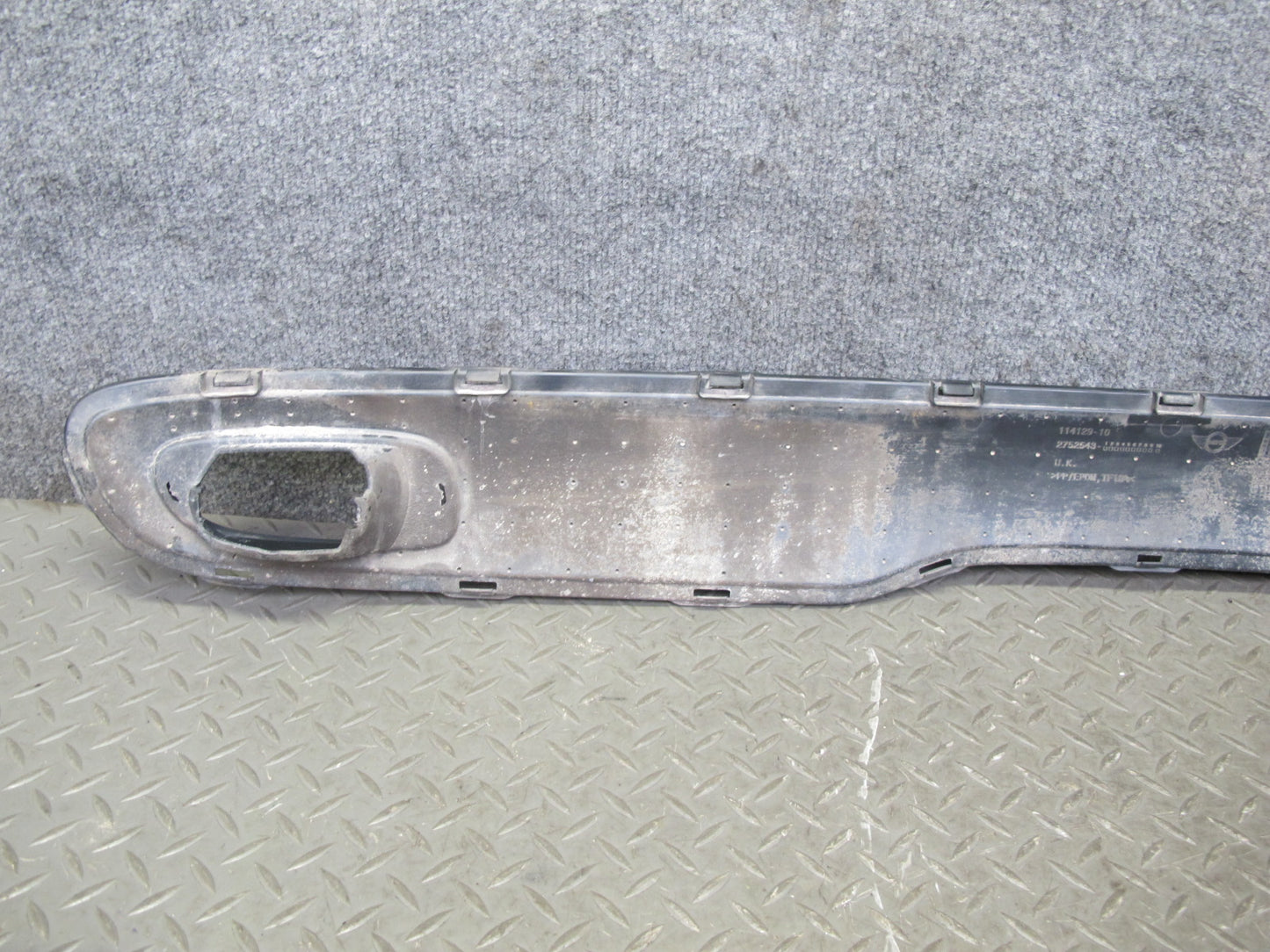 07-10 Mini Cooper S JCW R55 R56 R57 Rear Bumper Center Trim Grille 2752543 OEM