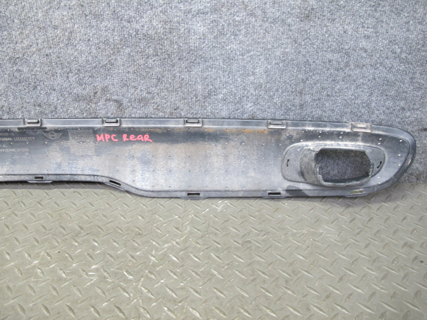 07-10 Mini Cooper S JCW R55 R56 R57 Rear Bumper Center Trim Grille 2752543 OEM