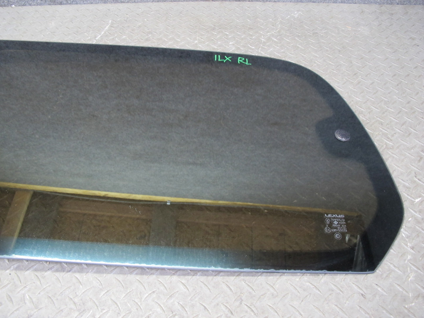 2000-2002 Lexus J100 LX470 Rear Left Driver Side Quarter Glass Window