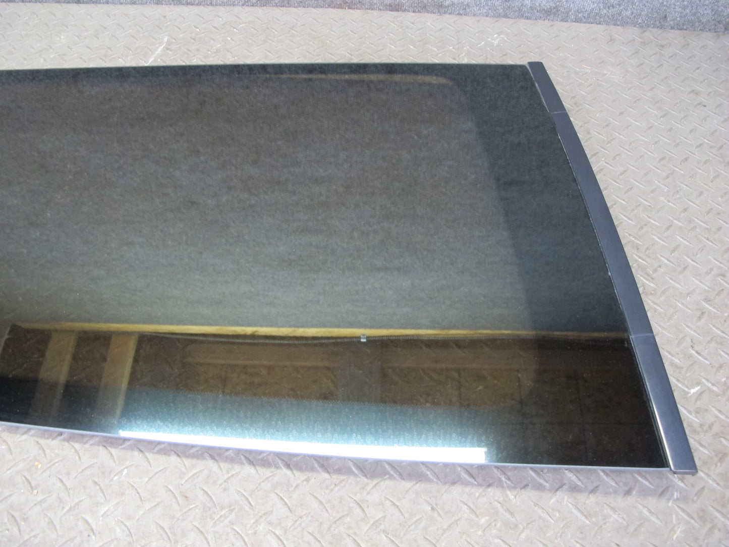2000-2002 Lexus J100 LX470 Rear Left Driver Side Quarter Glass Window