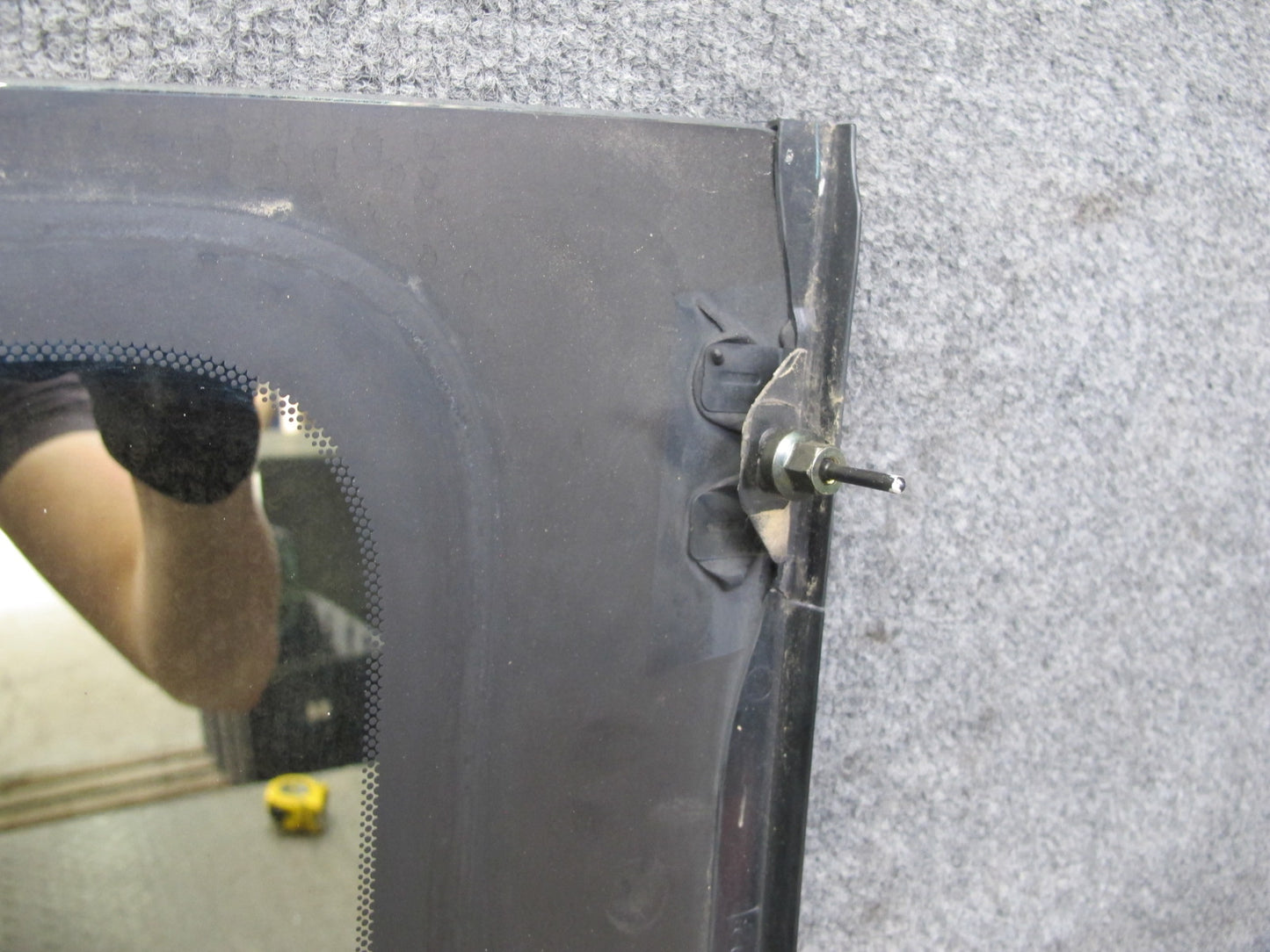2000-2002 Lexus J100 LX470 Rear Left Driver Side Quarter Glass Window