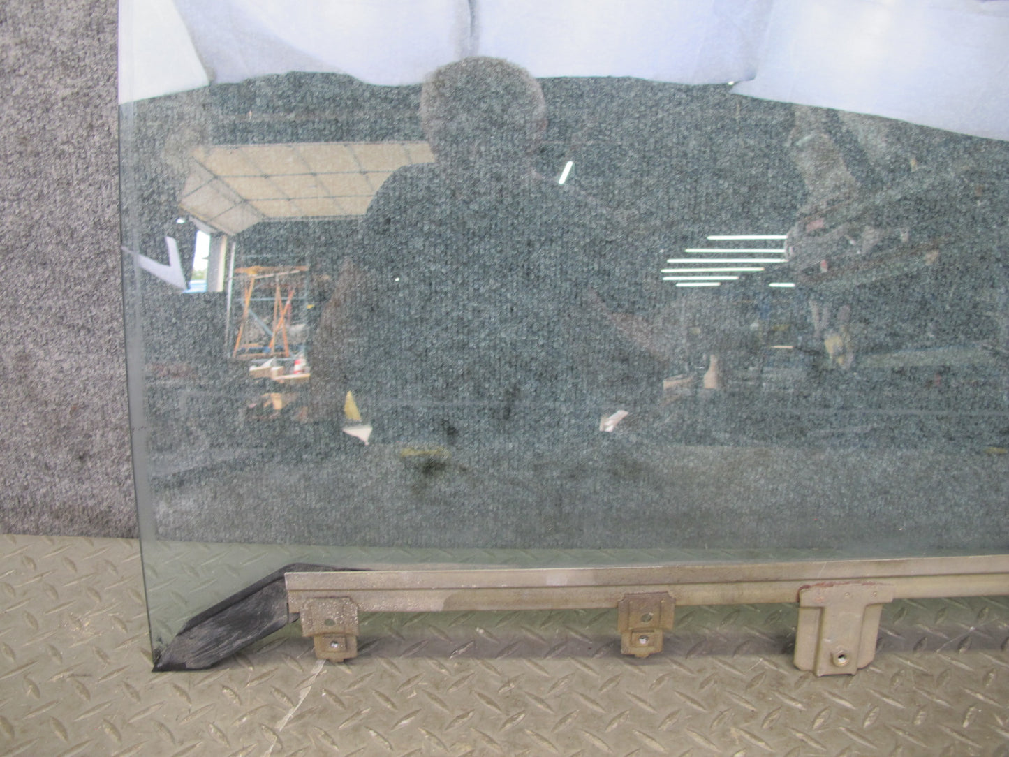 73-89 Mercedes R107 Convertible Front Right Passenger Door Glass Window OEM