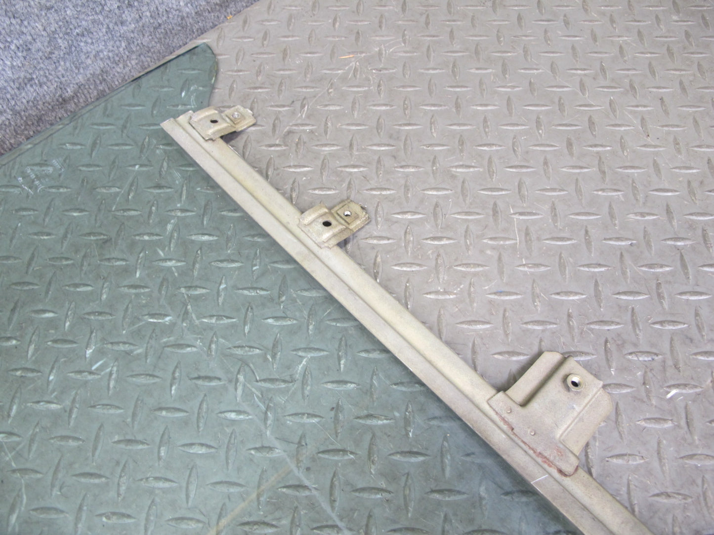73-89 Mercedes R107 Convertible Front Right Passenger Door Glass Window OEM
