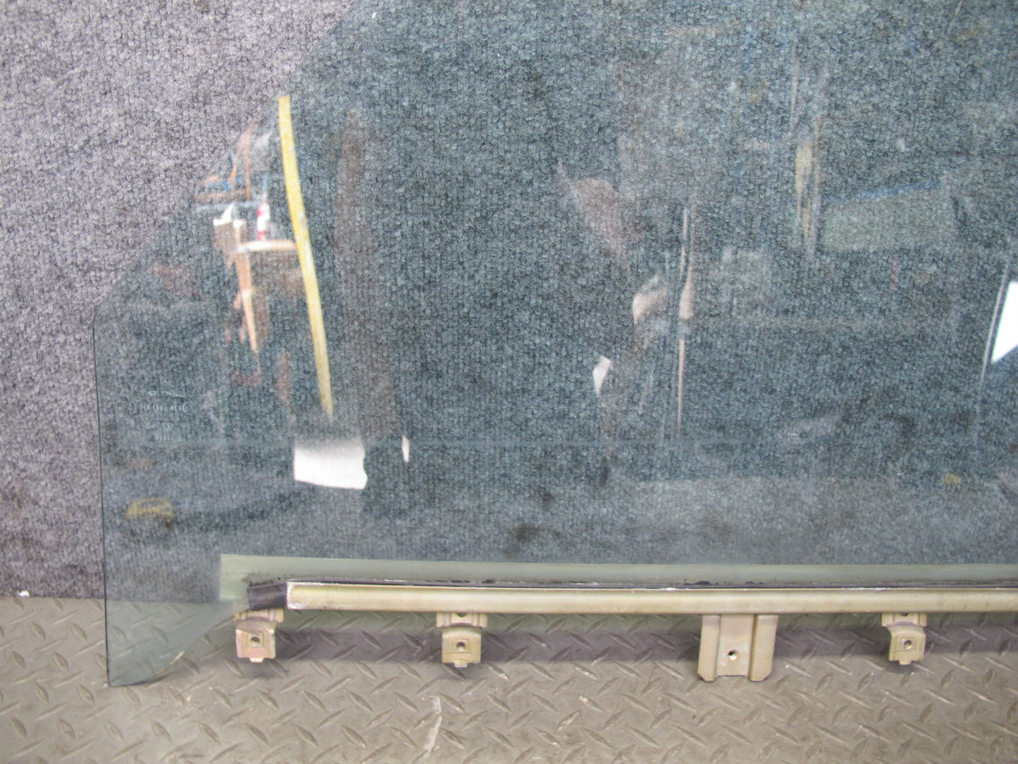 73-89 Mercedes R107 Convertible Front Right Passenger Door Glass Window OEM