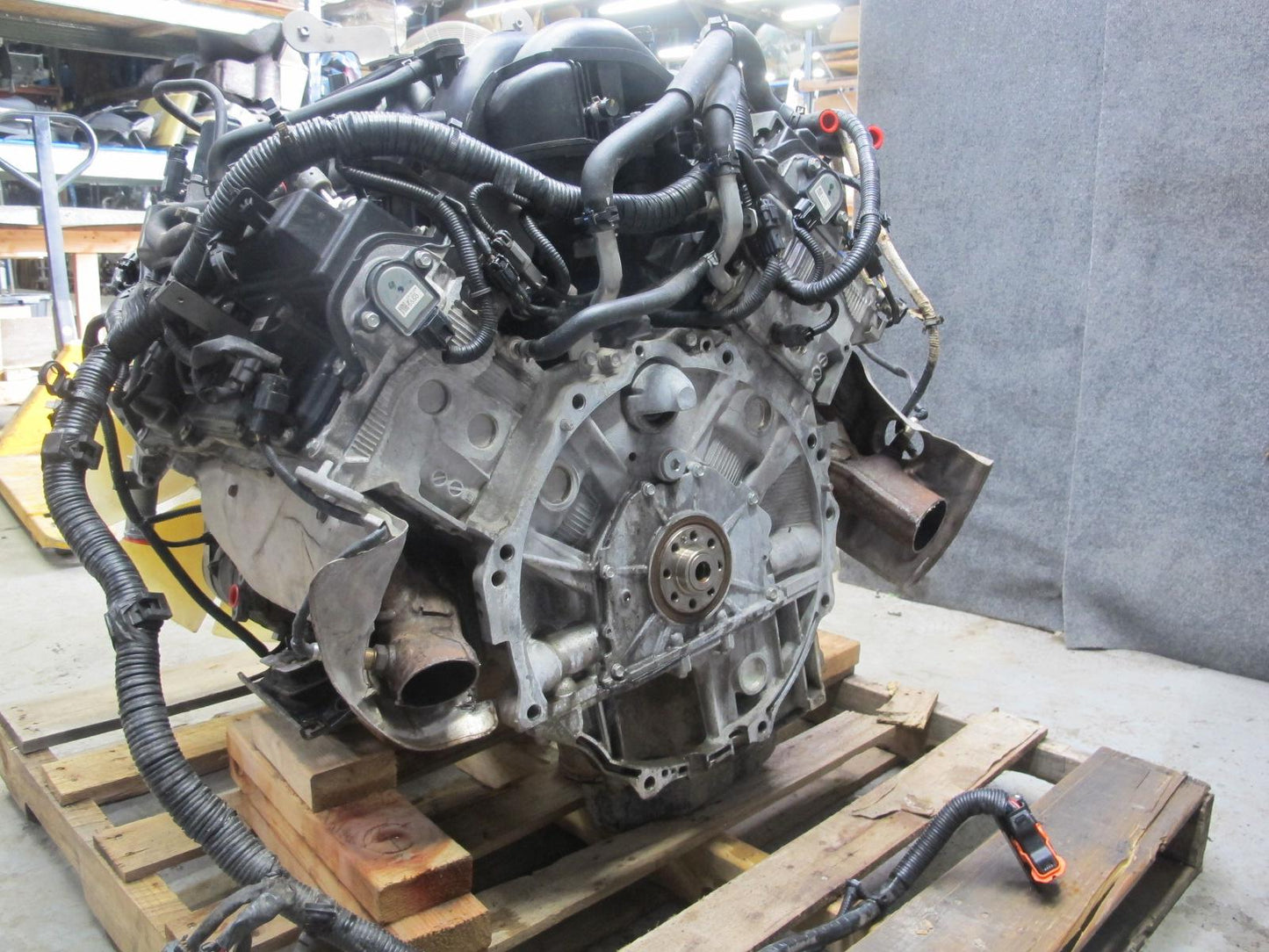 2011-2014 Infiniti QX56 QX80 5.6L RWD V8 VK56VD Engine Motor VIN A 4TH Digit