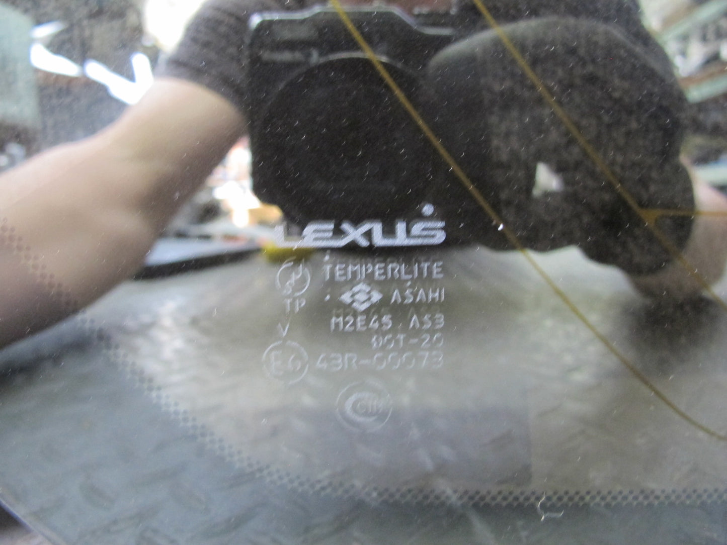 2000-2002 Lexus J100 LX470 Rear Right Pass Side Quarter Glass Window