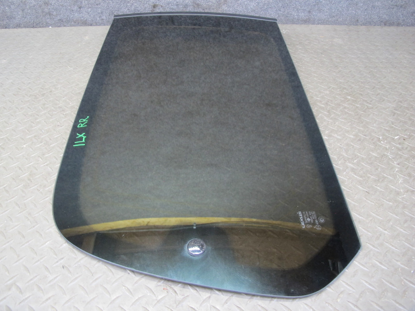 2000-2002 Lexus J100 LX470 Rear Right Pass Side Quarter Glass Window