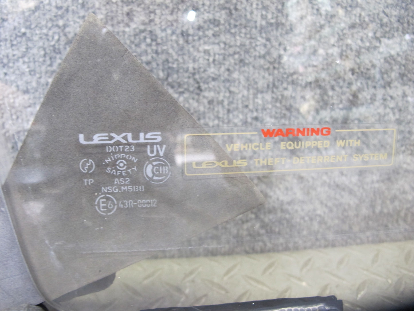 2000-2002 Lexus J100 LX470 Front Right Passenger Side Door Glass Window