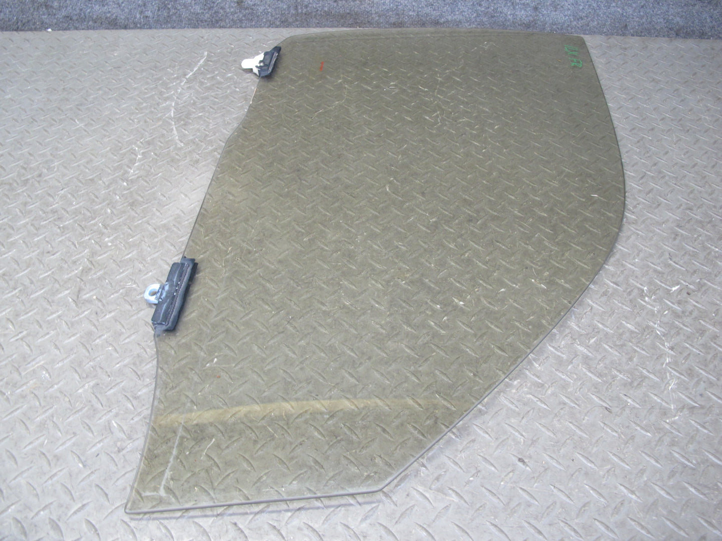 2000-2002 Lexus J100 LX470 Front Right Passenger Side Door Glass Window