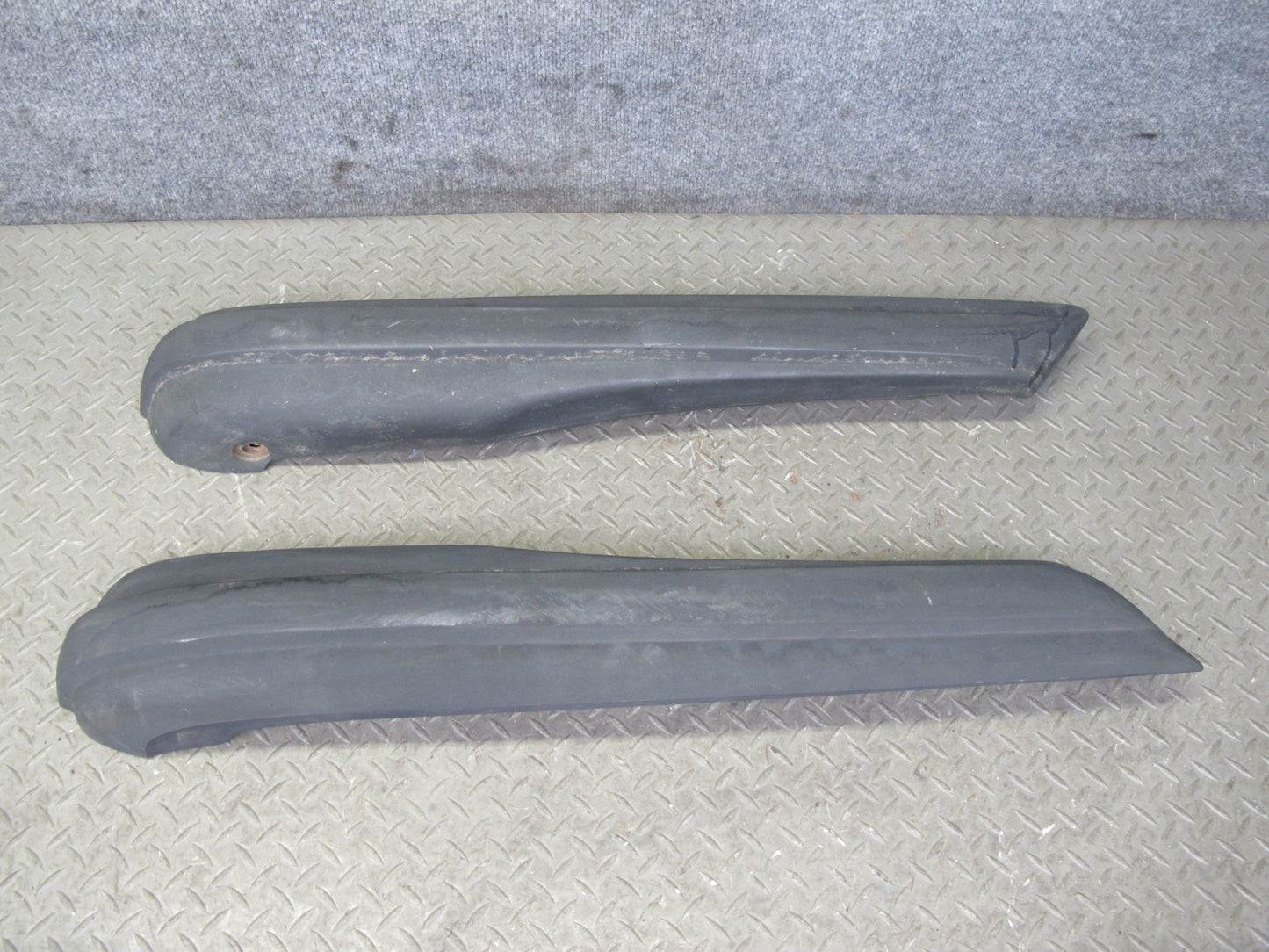 73-89 Mercedes R107 Rear Bumper Left & Right Extension Rubber END Pad OEM