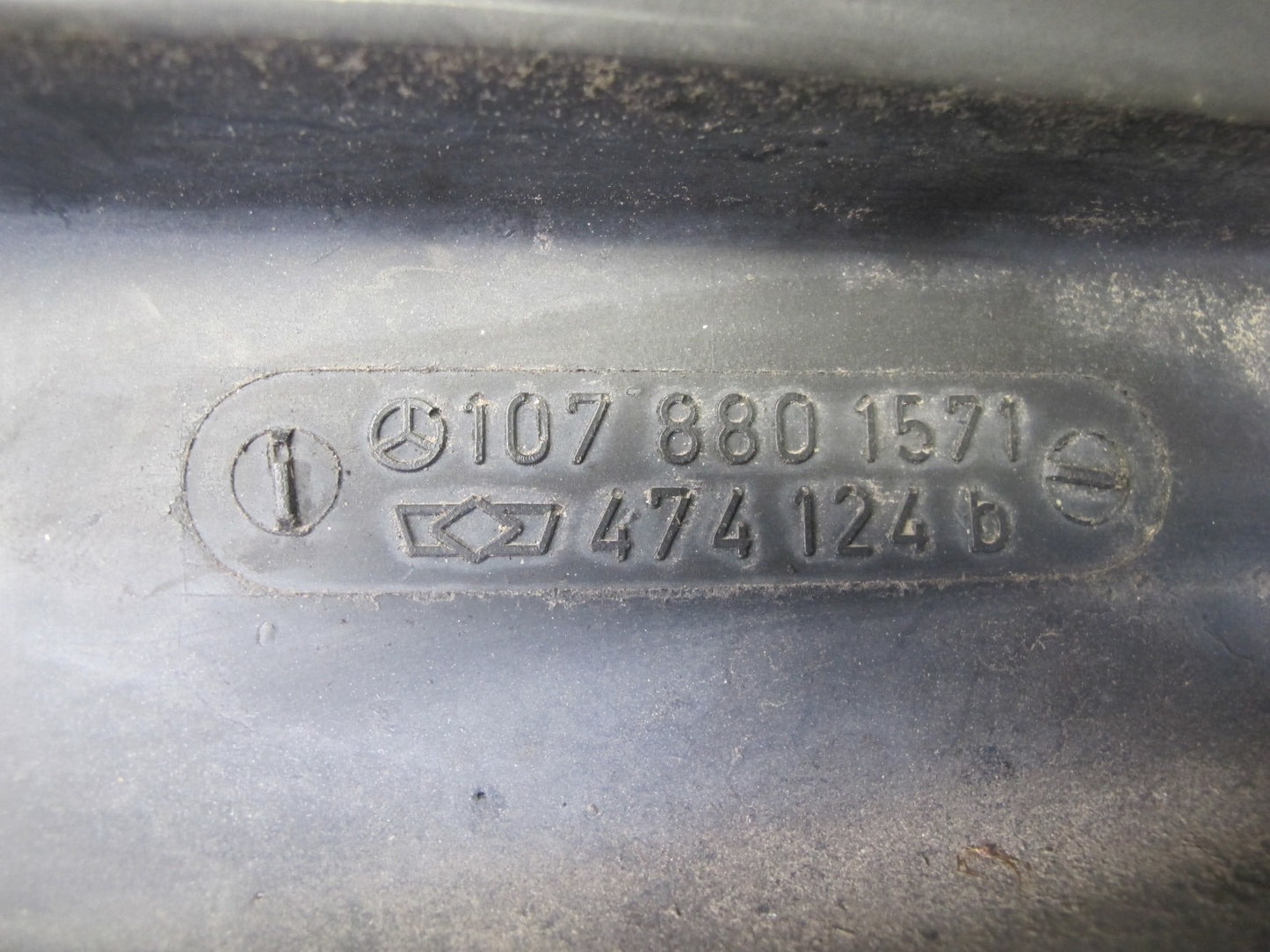 73-89 Mercedes R107 Rear Bumper Left & Right Extension Rubber END Pad OEM