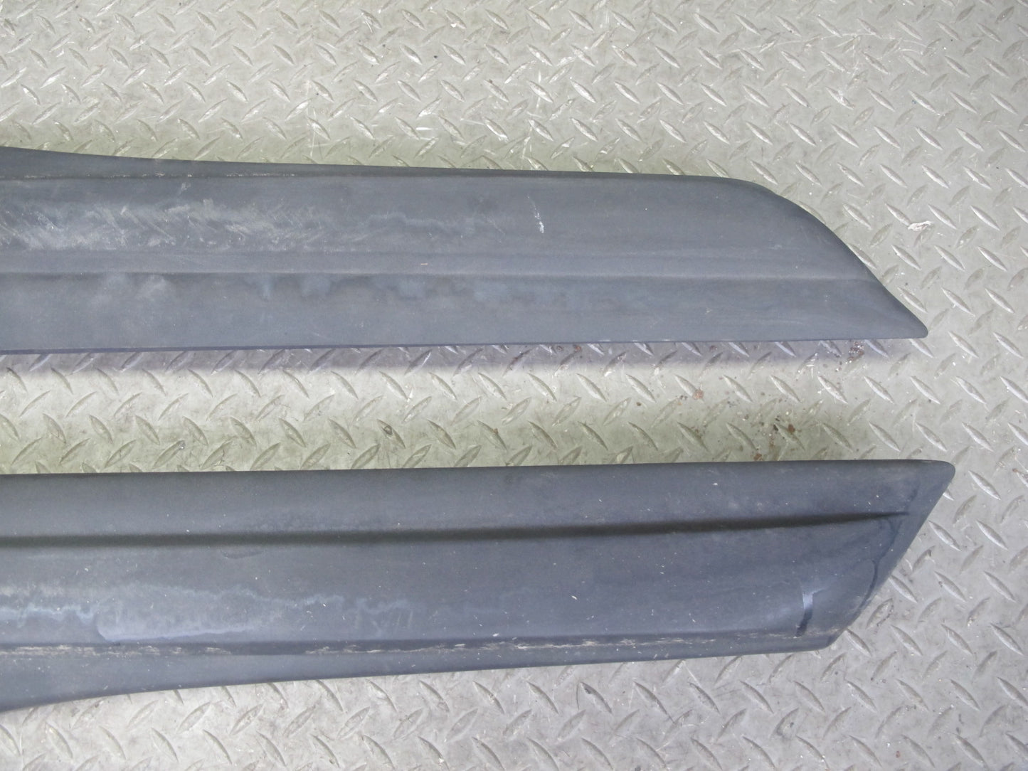 73-89 Mercedes R107 Rear Bumper Left & Right Extension Rubber END Pad OEM