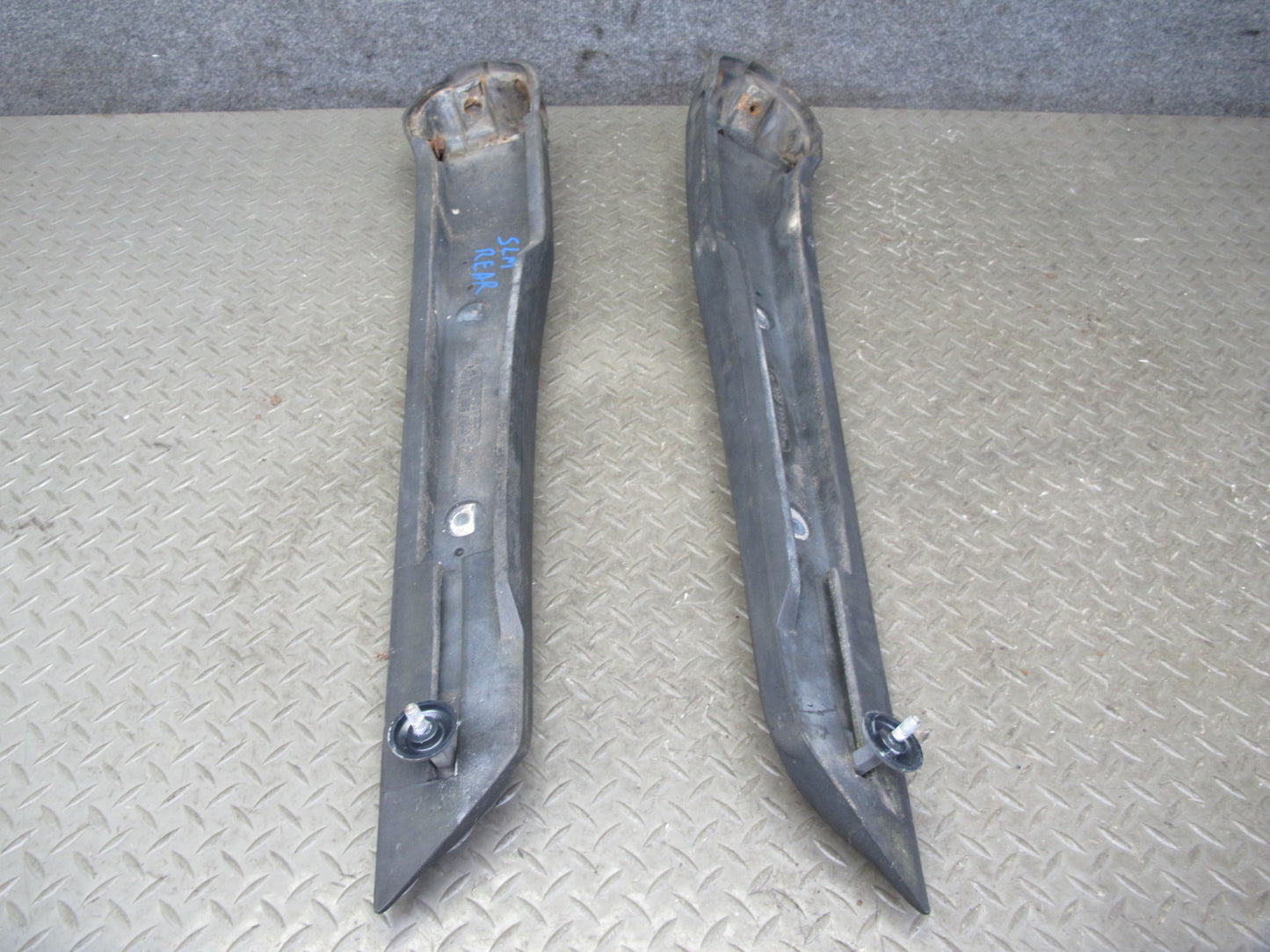 73-89 Mercedes R107 Rear Bumper Left & Right Extension Rubber END Pad OEM