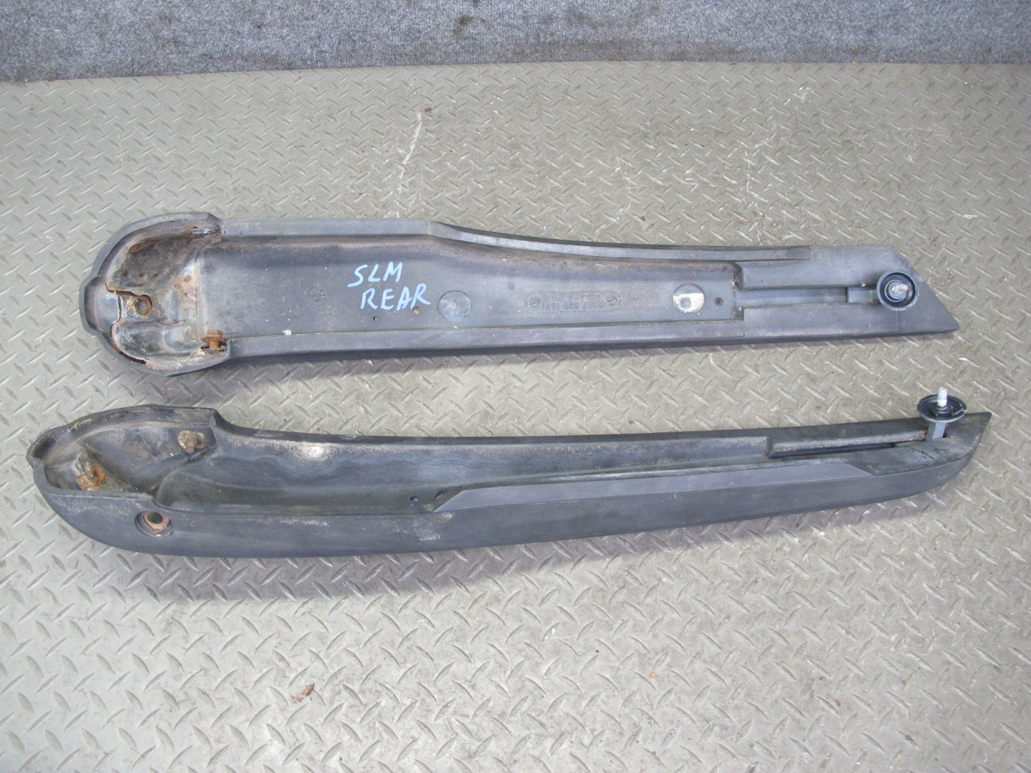 73-89 Mercedes R107 Rear Bumper Left & Right Extension Rubber END Pad OEM
