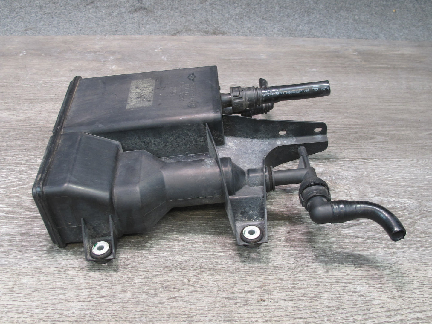11-15 Mini Cooper R61 R60 Fuel Evap Vapor Charcoal Canister 9803304 OEM