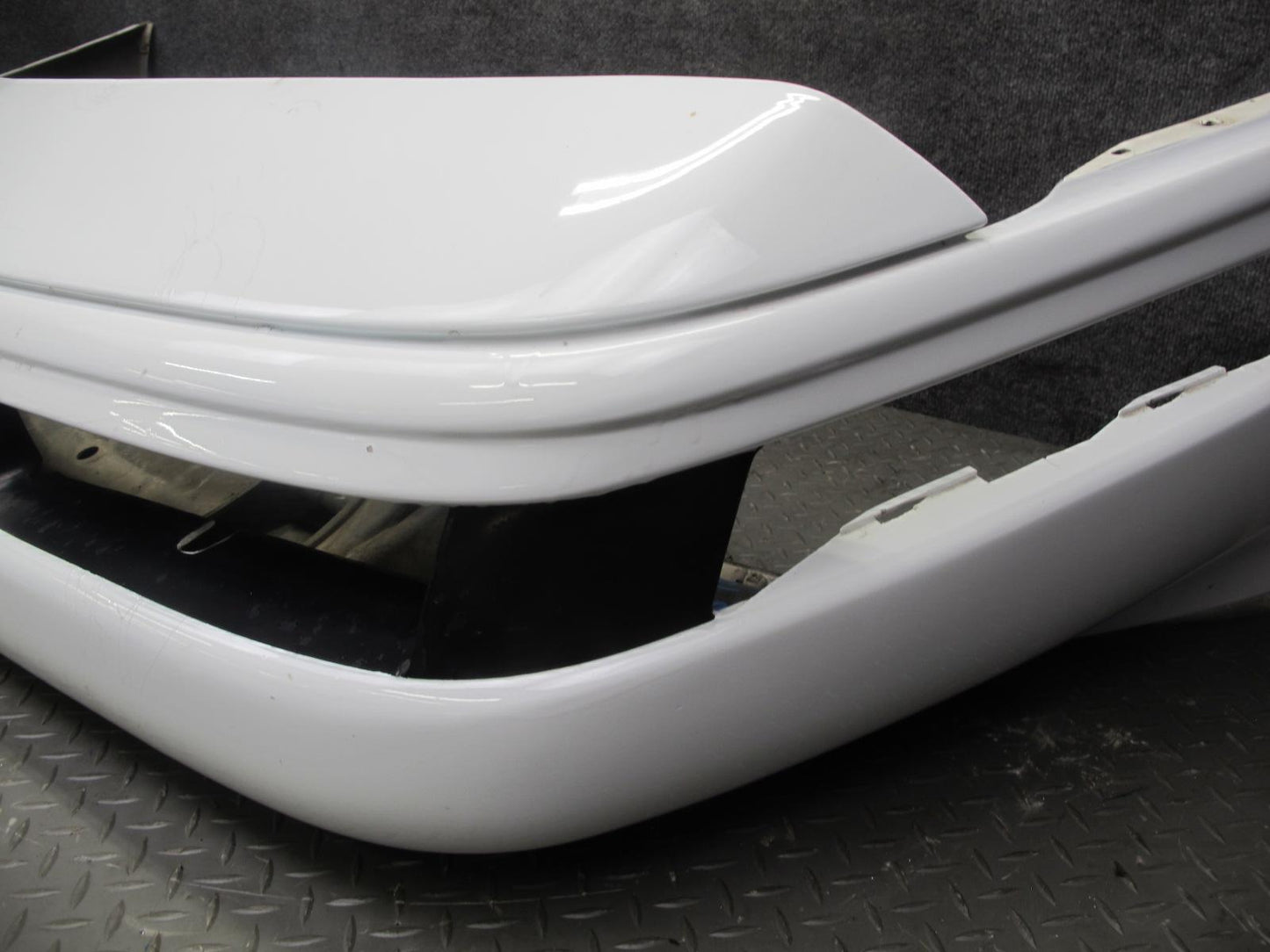 91-96 Chevrolet Corvette C4 Front Bumper Cover w Nameplate Cover White OEM