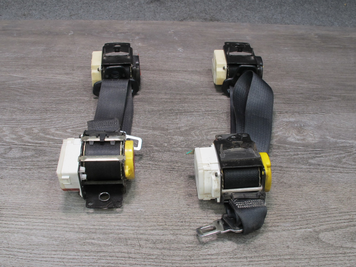 97-04 CHEVROLET CORVETTE C5 FRONT RIGHT & LEFT SIDE SEATBELT RETRACTOR SET OEM
