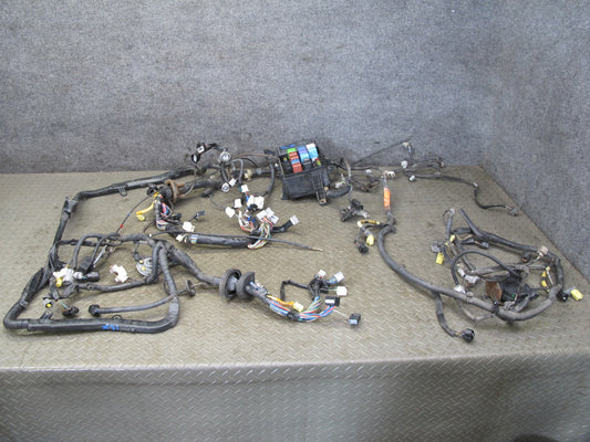 2000-2002 Lexus J100 LX470ENGINE Motor Bay Wire Harness W/ Fuse Relay Box Assy
