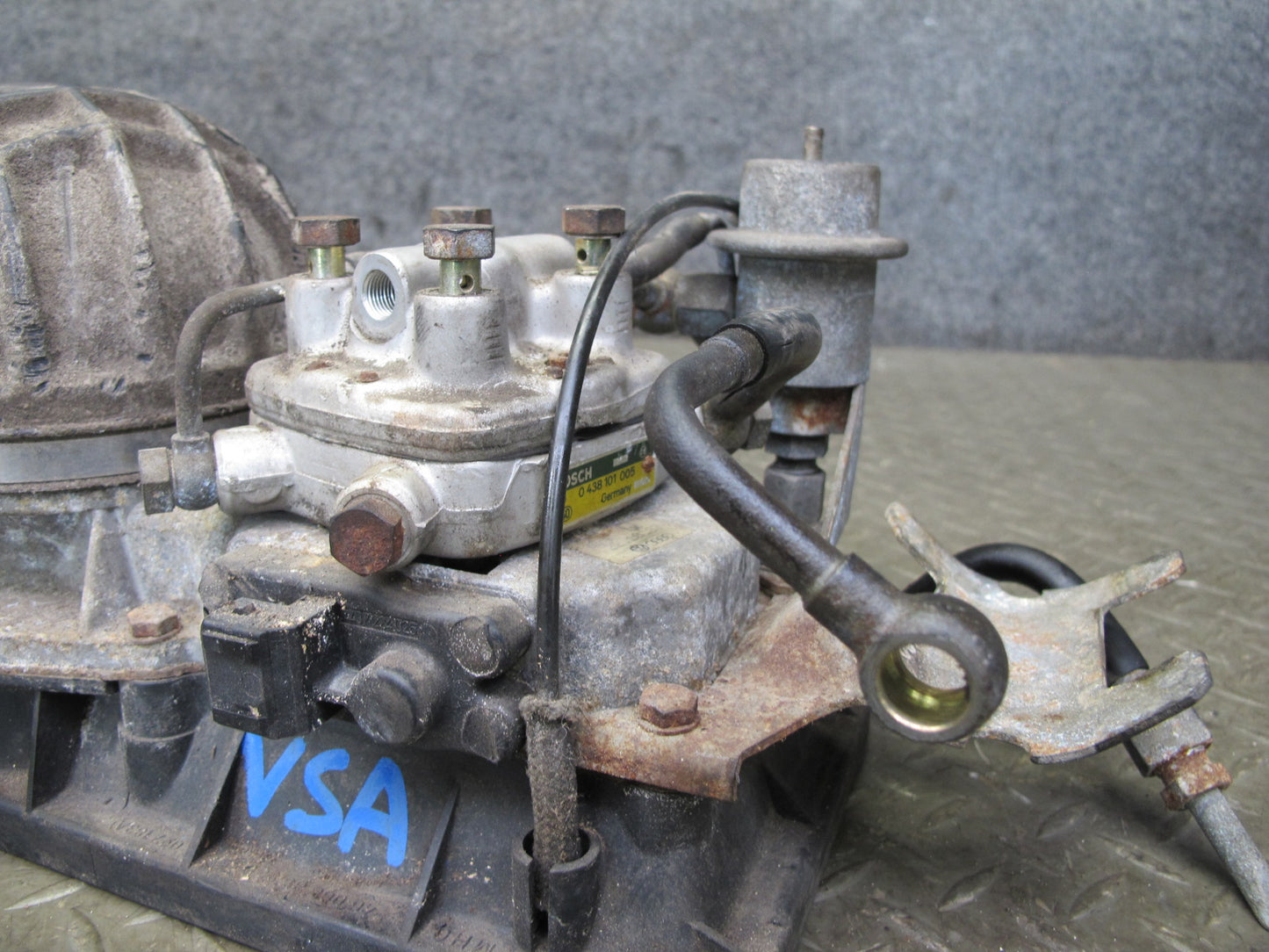 87-88 VW Scirocco 1.8L L4 PL Fuel Injection Distributor Throttle Assy OEM