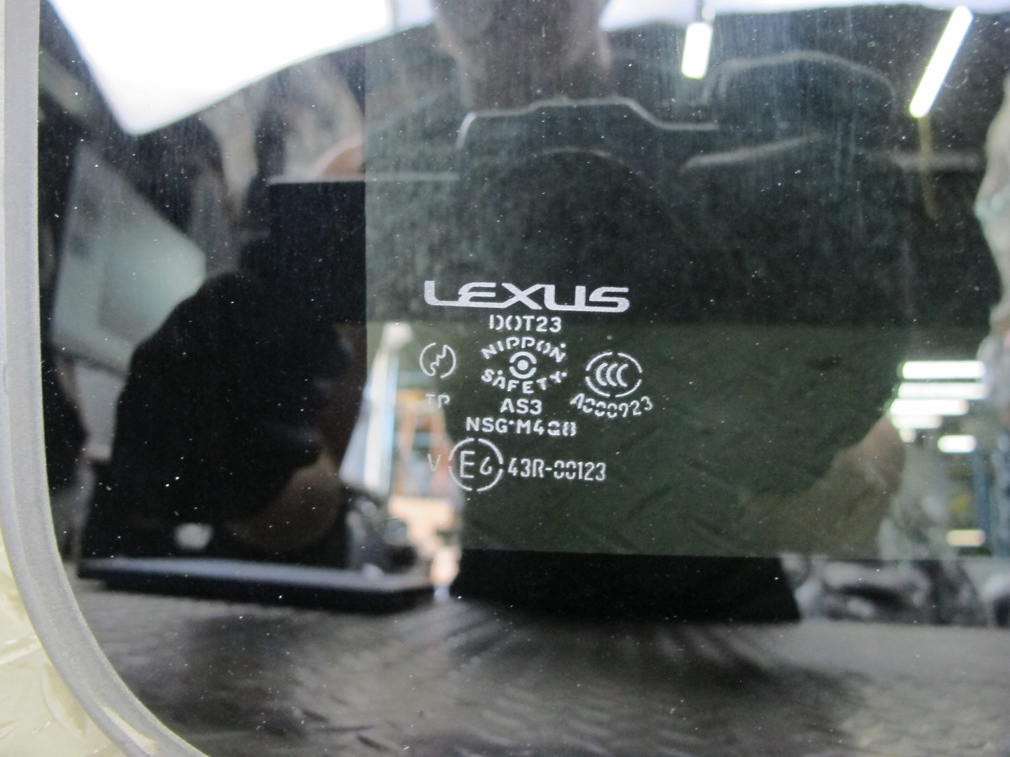 01-06 Lexus UCF30L LS430 Sunroof Glass Window Panel OEM