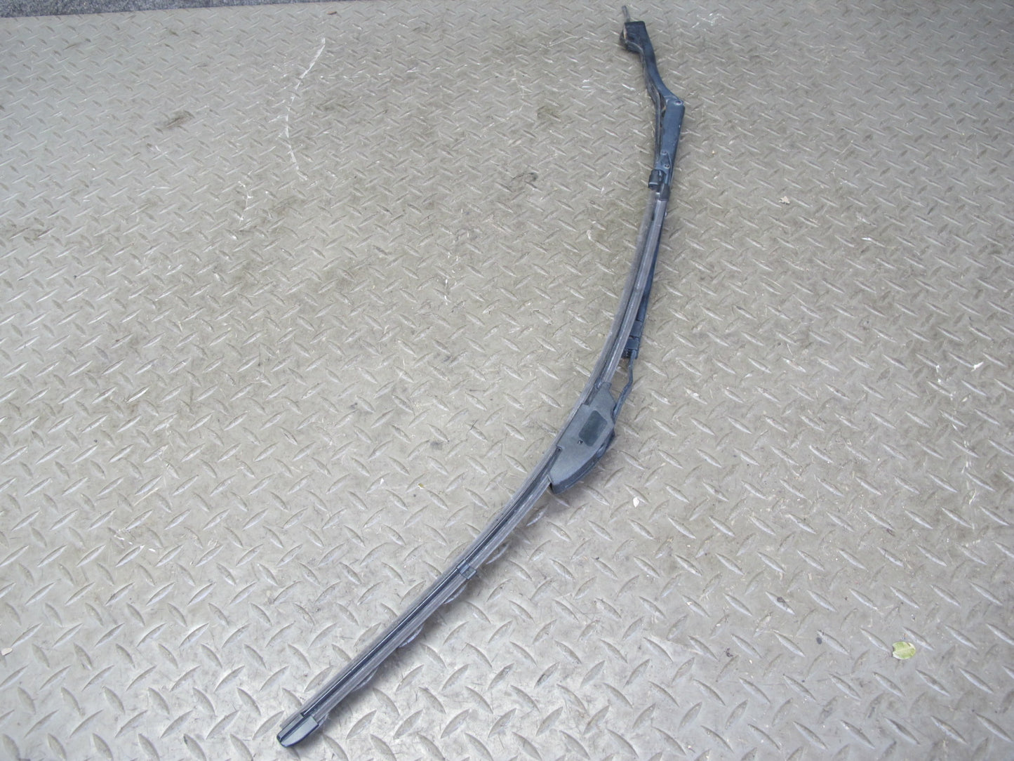 97-04 Chevrolet Corvette C5 Set of 2 Left Right Windshield Wiper Arm w Blade OEM