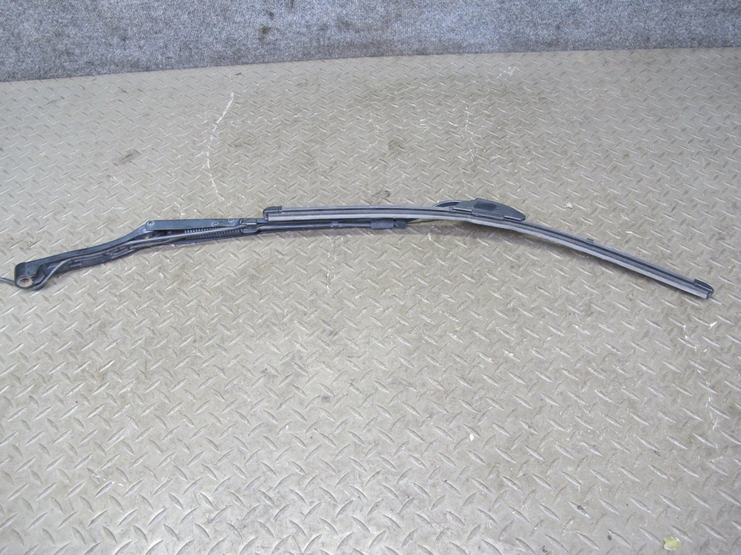 97-04 Chevrolet Corvette C5 Set of 2 Left Right Windshield Wiper Arm w Blade OEM
