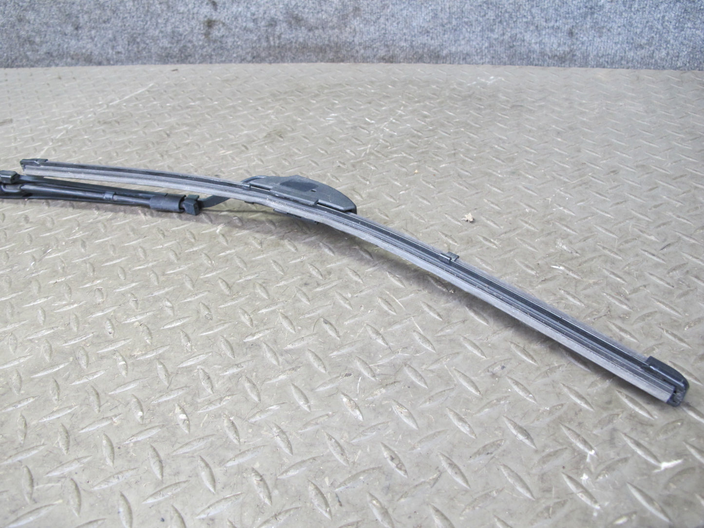 97-04 Chevrolet Corvette C5 Set of 2 Left Right Windshield Wiper Arm w Blade OEM