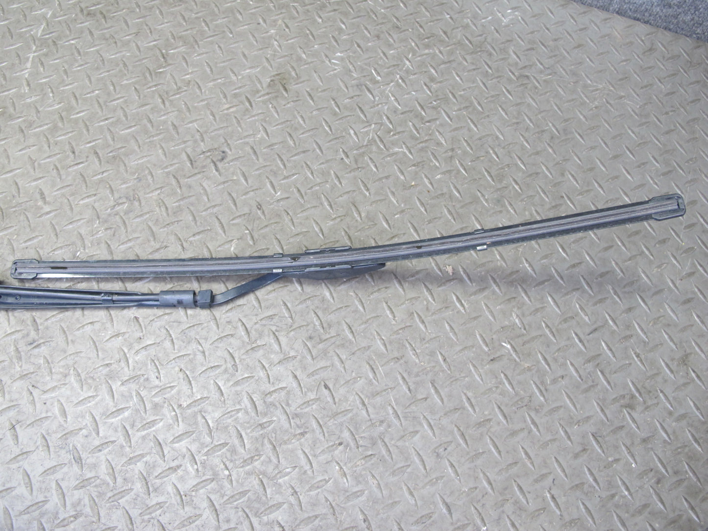 97-04 Chevrolet Corvette C5 Set of 2 Left Right Windshield Wiper Arm w Blade OEM
