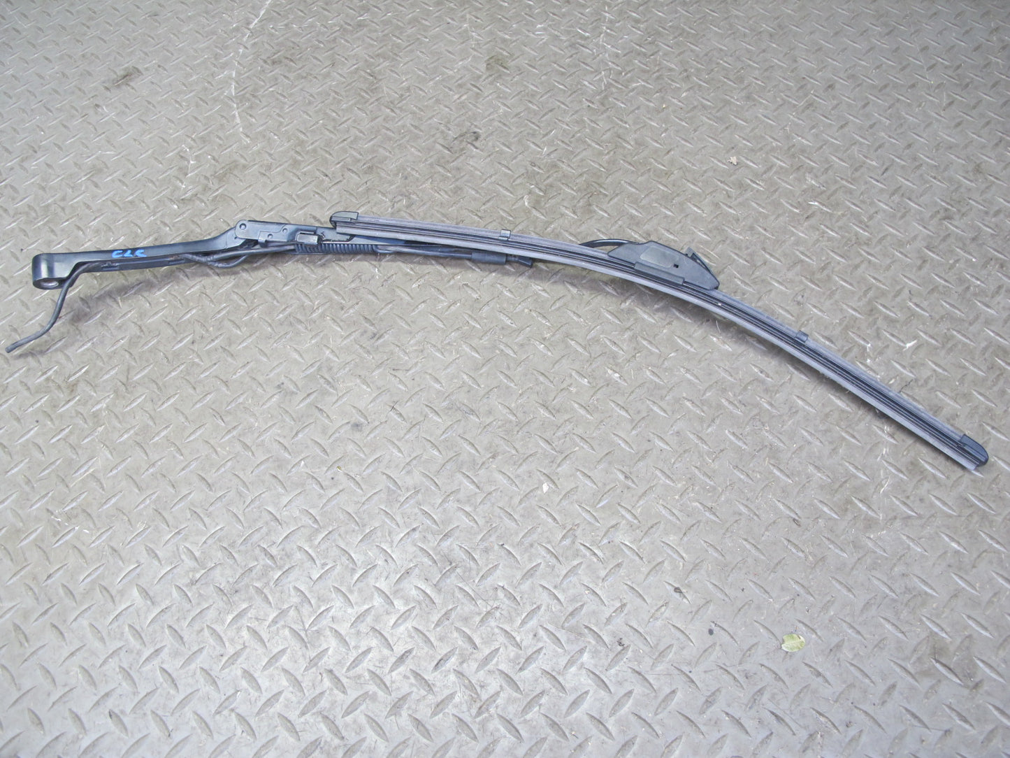 97-04 Chevrolet Corvette C5 Set of 2 Left Right Windshield Wiper Arm w Blade OEM