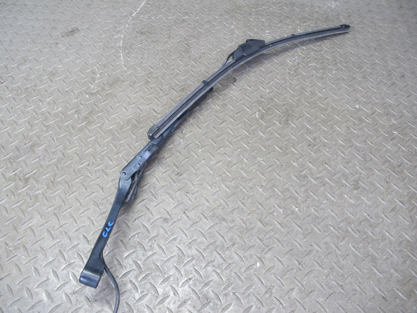 97-04 Chevrolet Corvette C5 Set of 2 Left Right Windshield Wiper Arm w Blade OEM