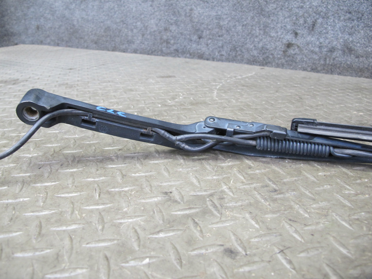 97-04 Chevrolet Corvette C5 Set of 2 Left Right Windshield Wiper Arm w Blade OEM