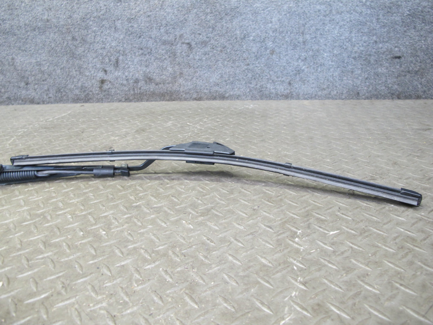 97-04 Chevrolet Corvette C5 Set of 2 Left Right Windshield Wiper Arm w Blade OEM