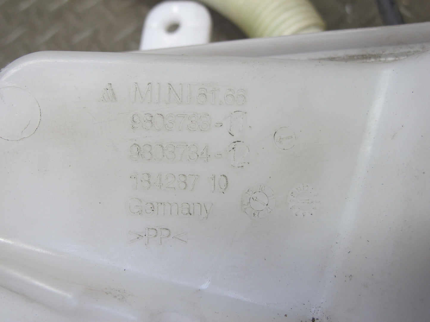 11-15 Mini Cooper R60 R61 Countryman Windshield Washer Reservoir w Pump OEM