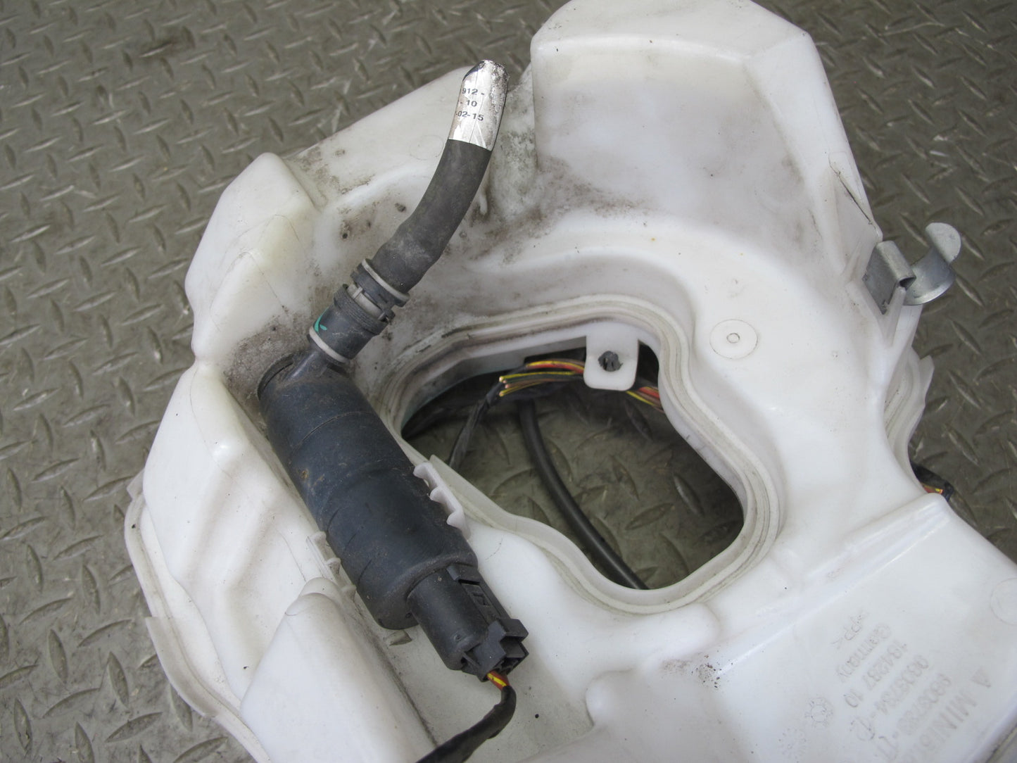11-15 Mini Cooper R60 R61 Countryman Windshield Washer Reservoir w Pump OEM