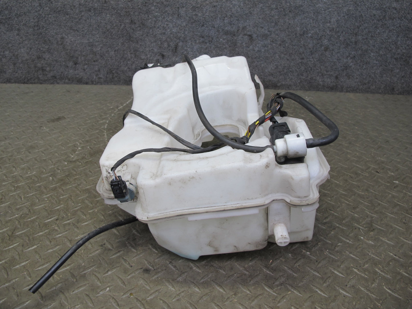 11-15 Mini Cooper R60 R61 Countryman Windshield Washer Reservoir w Pump OEM